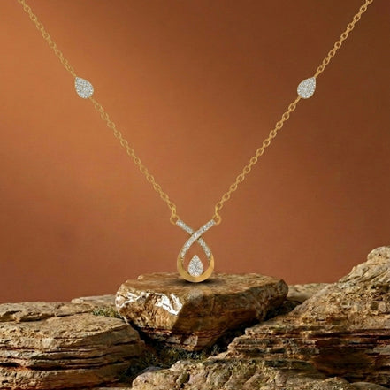 Amara Twist Pendant